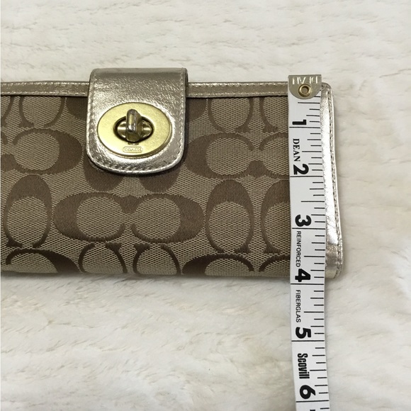 Coach signature turn lock wallet - Picture 9 of 12